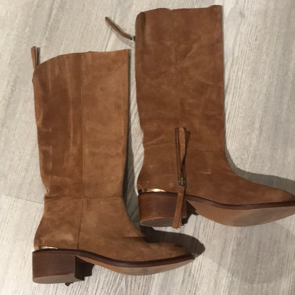 Suede boots